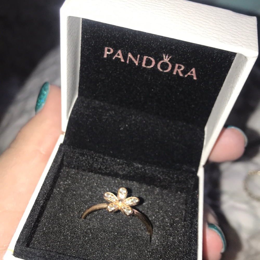 Pandora Flower ring